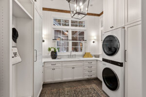 Edwards-smith-Everwell-Bay-Residence-2-laundry-room
