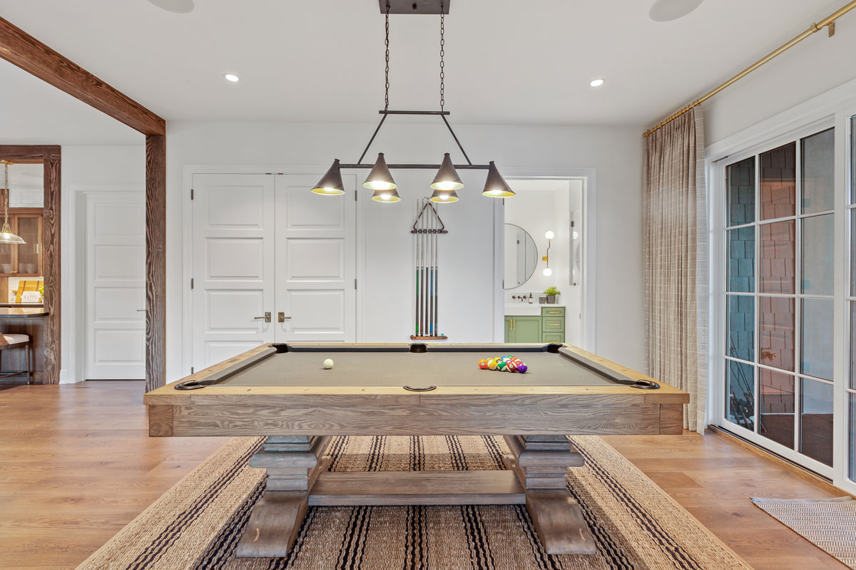 Edwards-smith-Everwell-Bay-Residence-2-pool-table